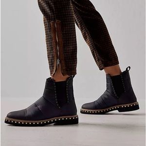 🖤NEW FREE PEOPLE ATLAS PUFFER CHELSEA  STUD BOOTS IN BLACK 38 8